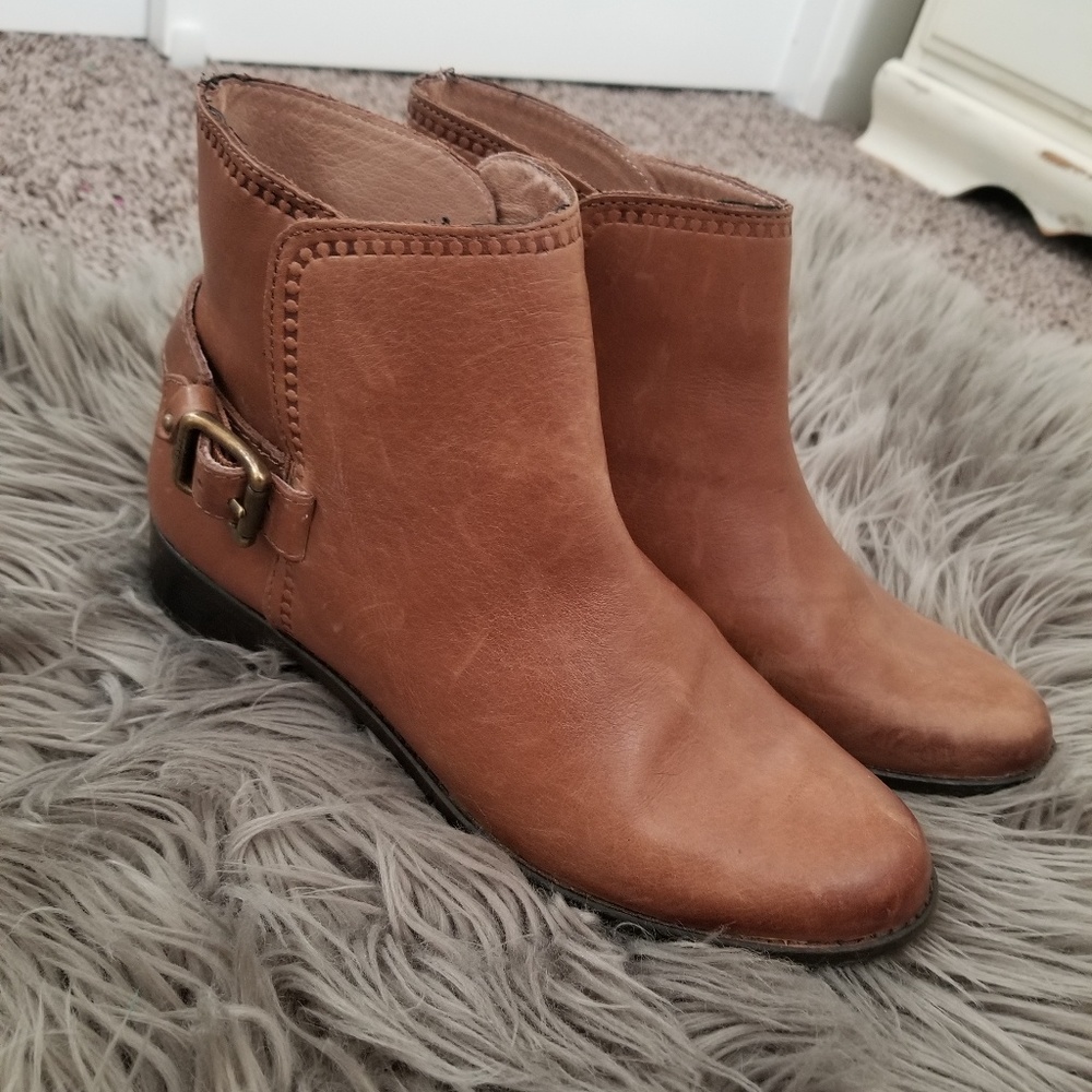 Brown Fossil booties